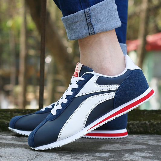 Hot Sell Men Sneakers Outdoor Breathable Wear-Resistant Running Shoes Young CollocAtion Jeans Skateboarding Shoes Male
